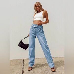 Princess Polly / HOLLY ASYMMETRIC STRAIGHT LEG JEAN LIGHT WASH DENIM / Size 2